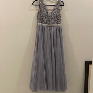 Embellished V-Neck Gray Tulle Evening Dress